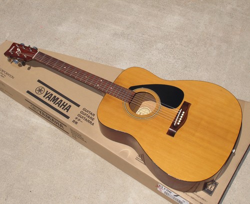 Yamaha 310 acoustic guitar - yamaha, f-310
