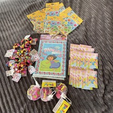 Dora the explorer  party bag set - 24 x party bags and 96 fillers/toys 