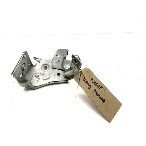 Renault megane wing bracket - megane,