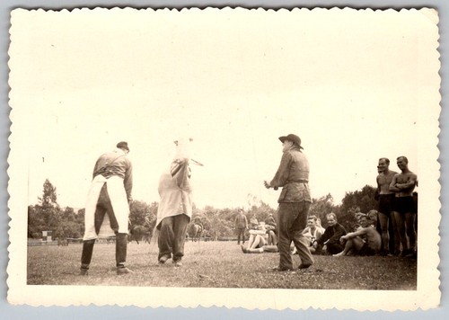 Vtg snapshot men - vtg, b&w