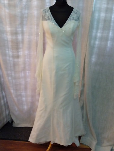 Wedding dress size - 4, ivory