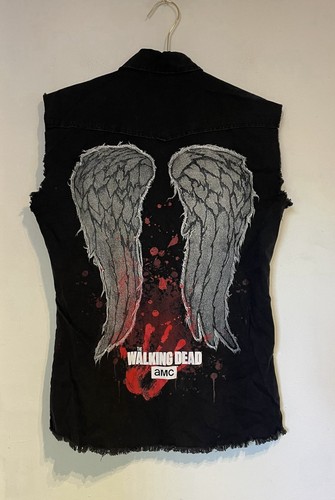 Daryl dixon walking - daryl, wings