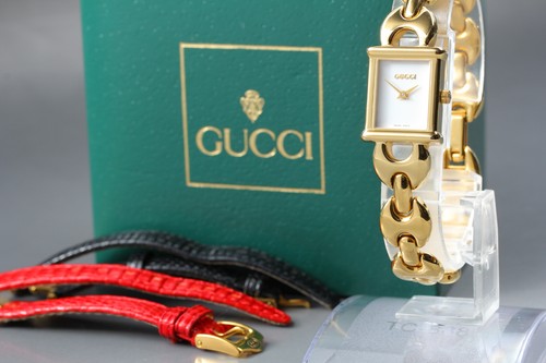 Near mint gucci change - change, belt