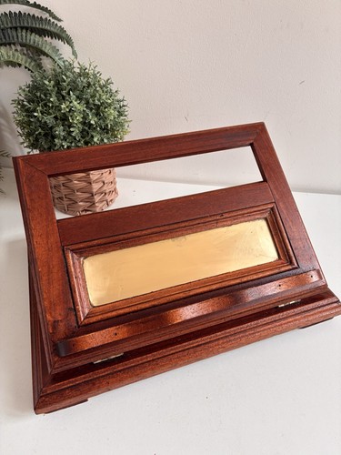 Antique wood brass accent - &,