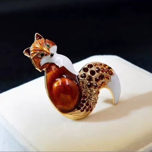 Rhinestone and enamel brown - ab,