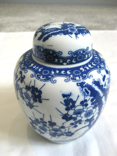 Vintage lidded ginger jar - ginger,
