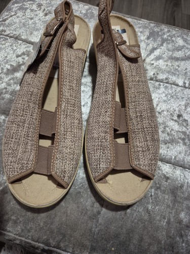 Ladies pavers sandals size - pavers,