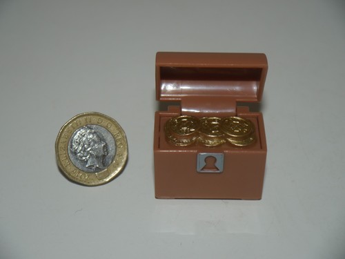 Treasure gold chest toy - treasure/gold,