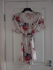 Boohoo Small/Medium Floral Tie Waist Kimono Brand New Without Tags BNWOT