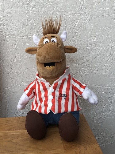 Bullseye sitting bully - sitting,