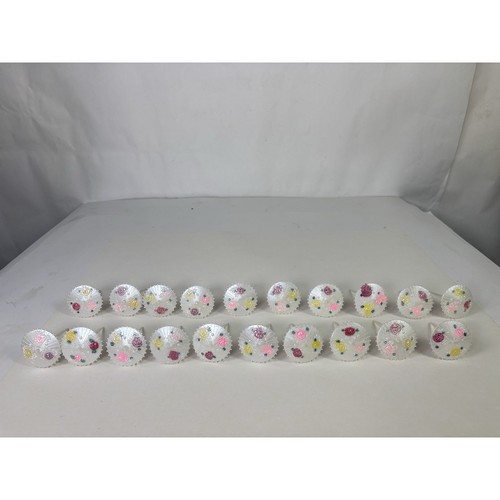 Vintage plastic cake topper - 20,