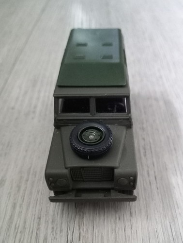 Land rover 109 olive - 1/43,