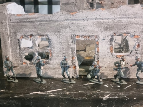 Airfix painted german soldiers - airfix,