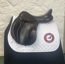 17.5” Black Country Wexford Saddle - CLASSIC TREE, MEDIUM WIDE