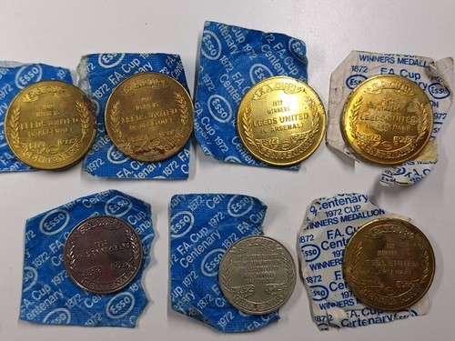 Esso football medallions 7 - medallions, (7