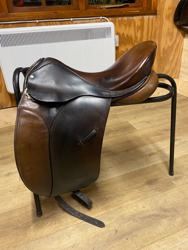 Ideal dressage saddle - , 17.5