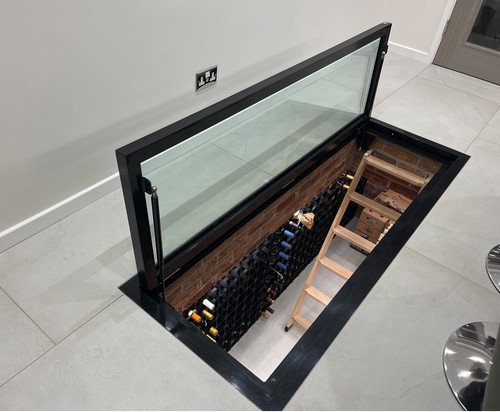 Dio met walk wine cellar - wine,