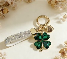 Four leaf clover keyring green - leaf,