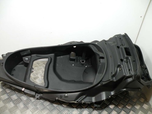 Under seat storage piaggio - under,