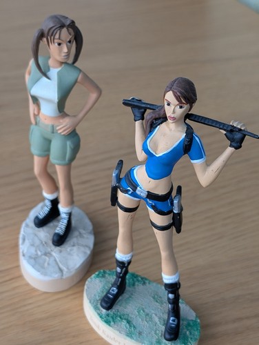 Slight damage lara croft atlas - slight,