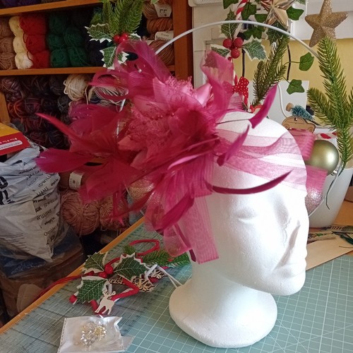 Burgundy pink fascinator - a,
