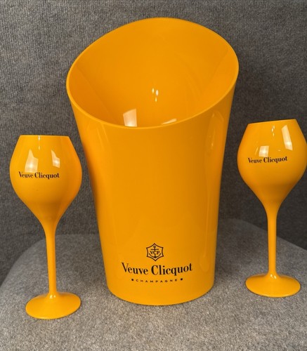Veuve clicquot champagne - clicquot,