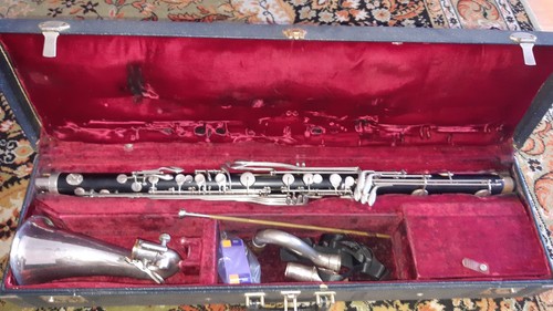 Bass clarinet - /,