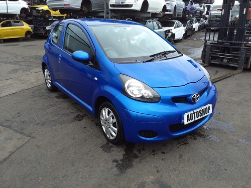 Toyota aygo 2009 2011 bumper - toyota,