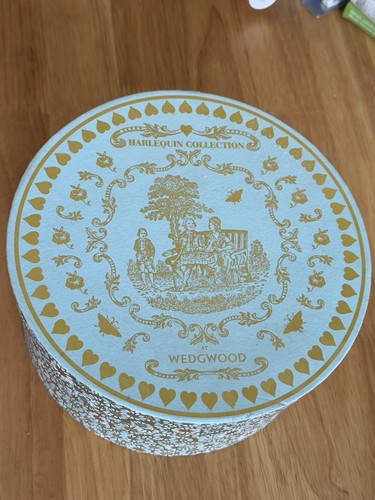 Wedgwood harlequin scallop - harlequin,