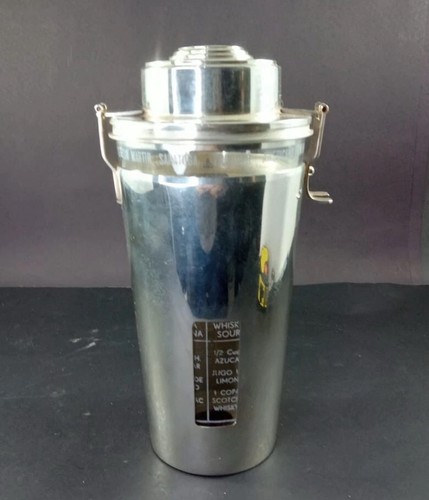 The barman art - deco, silver