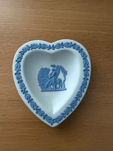 Wedgewood jasperware heart