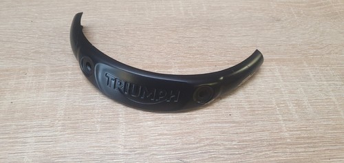 Triumph cover badge - cover,
