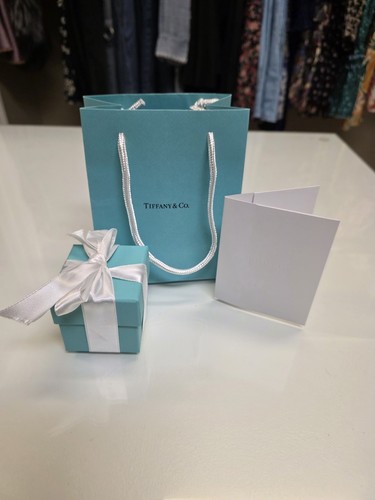 Tiffany and gift - tiffany,