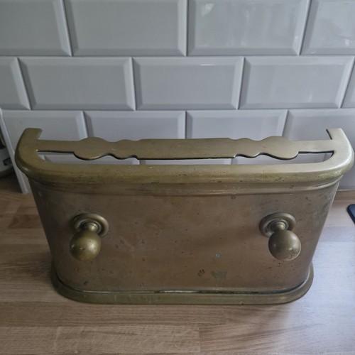 Vintage brass front - front, fire
