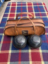 Two Henselite Twinring Crown Conquest Bowls 2-06 With Leather Case