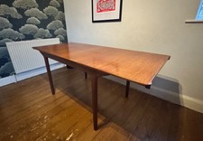 McIntosh of Kirkaldy extending dining table