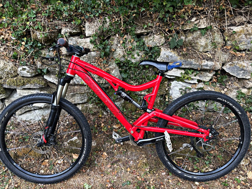 Santa cruz butcher - red, full