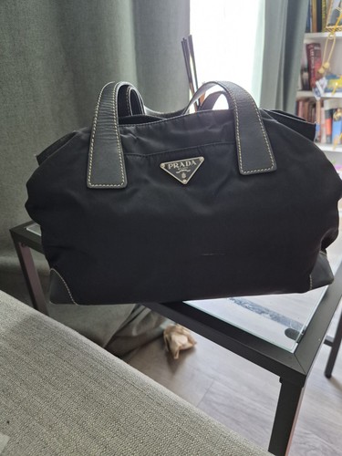 Black prada hand bag good - bag,