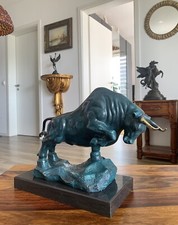 Bronze figure bull sculpture