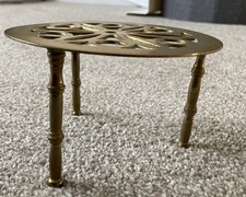 Vintage Round Cast Brass Trivet with 3 turned Legs. 