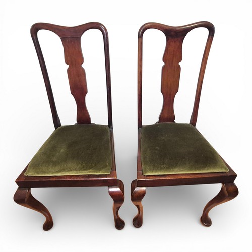 Pair queen anne - of,