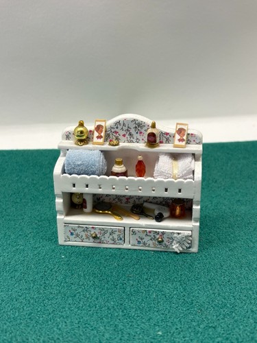Scale dolls house - 1:12,