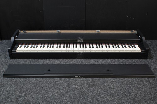 Roland 102 digital piano - roland,