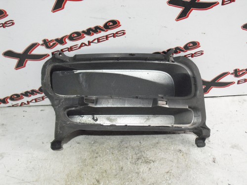 Toyota avensis fog light - 03-06,