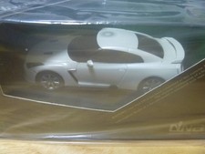 dNaNo 1/43 Nissan Skyline GT-R White