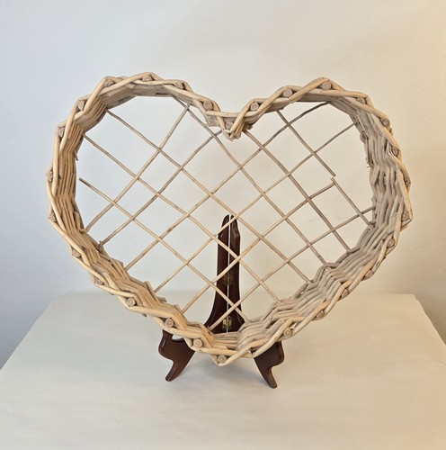 Vtg decorative wicker - decorative, wooden