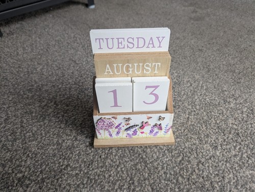 Wooden block desk calendar - wooden,