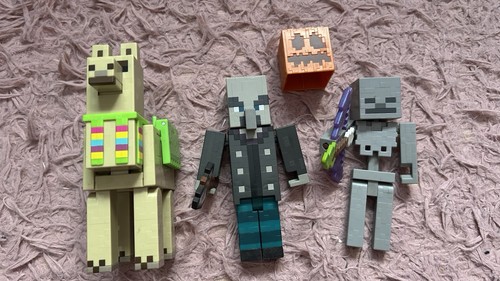 Minecraft action figure bundle - action,
