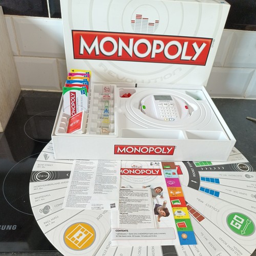 Hasbro monopoly revolution - hasbro,