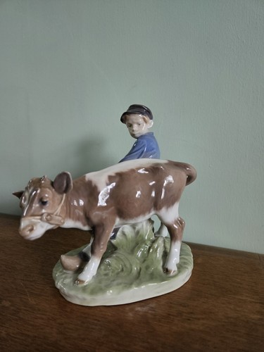 Royal copenhagen figurine boy - copenhagen,
